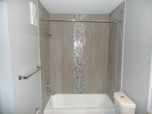 Building Photo - 3350 Pinewalk Dr N