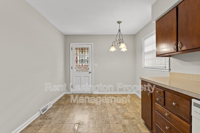 Building Photo - 304 Harvard Dr