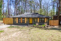 Building Photo - 2258 Bryant Dr