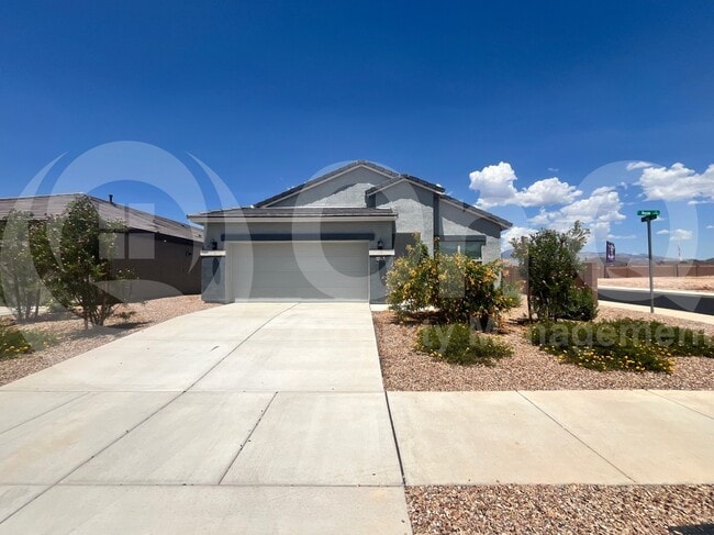 Building Photo - 12885 E Russo Dr