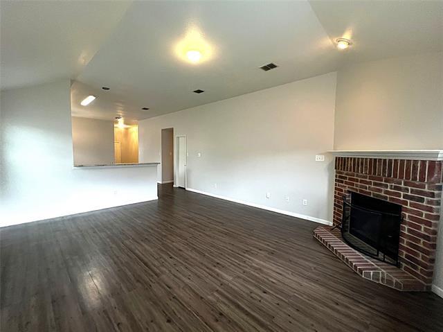 Building Photo - 1923 Pin Oak Ln