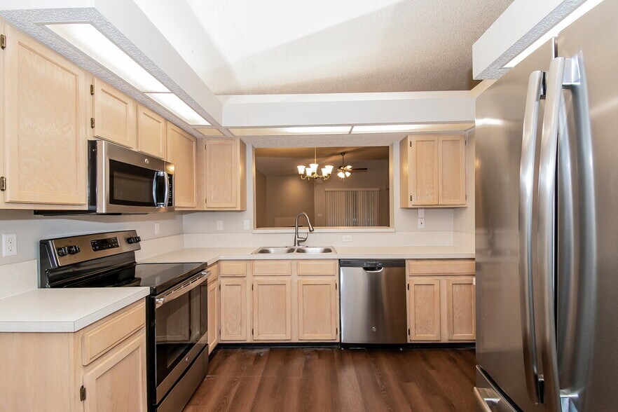 Building Photo - 7410 Carriage Side Ct