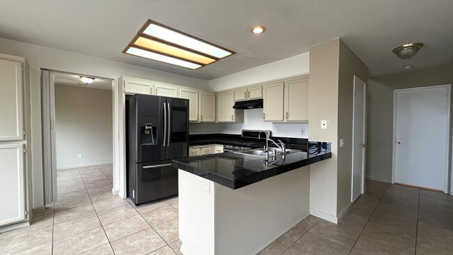 Building Photo - 4 Bed, 3 Bath Adelanto Home!!!