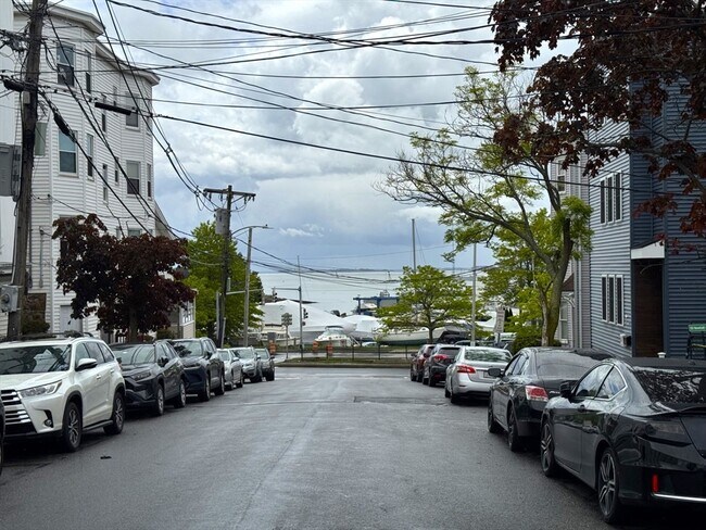 Building Photo - 56 Sachem St