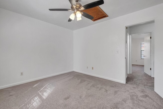 Building Photo - 2313 Hartsfield Way