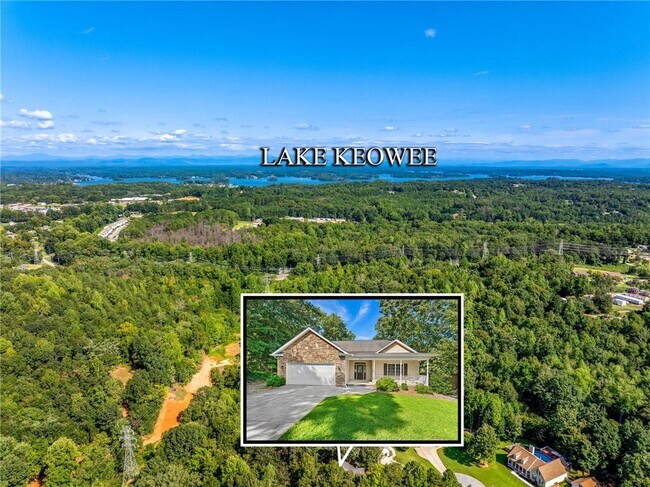 Building Photo - 307 Willow Brook Ln