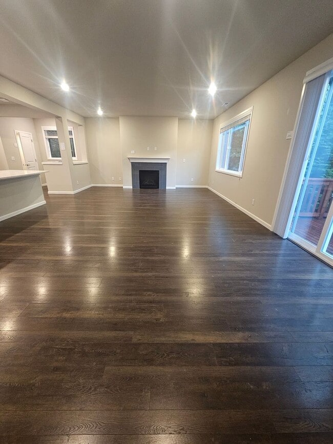 Building Photo - Spacious 5 Bedroom in Convenient North Creek Ridge, Bothell Location