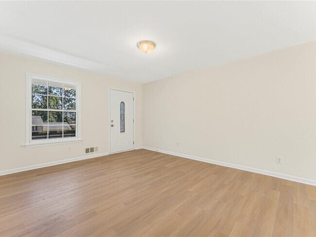 Building Photo - 6371 Westbury Rd
