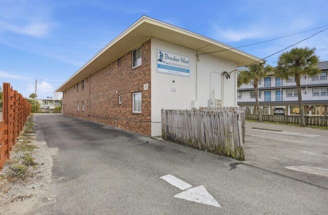 Building Photo - 315 Bream Ave