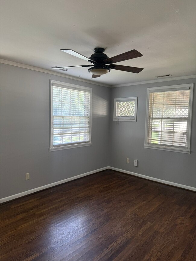 Building Photo - 600 Delray Dr