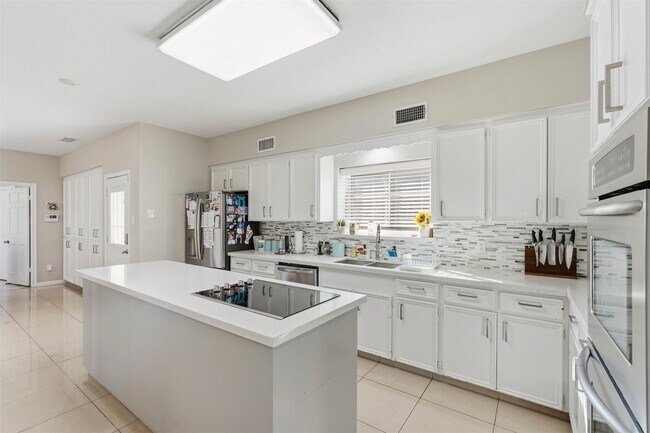 Building Photo - 7927 Wolfield Ln