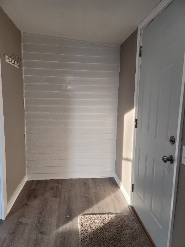 Building Photo - 505 Main St