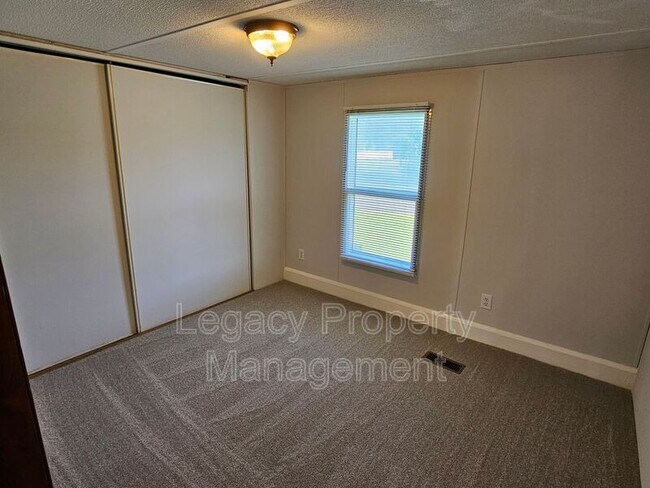 Building Photo - 5405 Swepsonville-Saxapahaw Rd