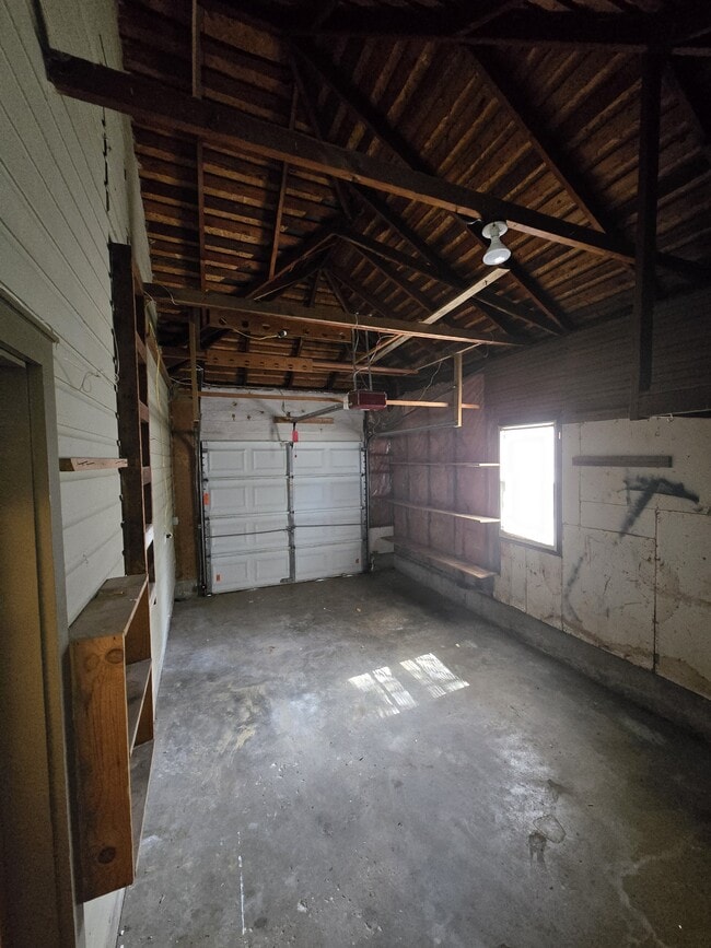 Building Photo - 2248 E Aloma St