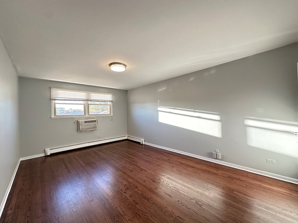 Building Photo - 8644 Skokie Blvd