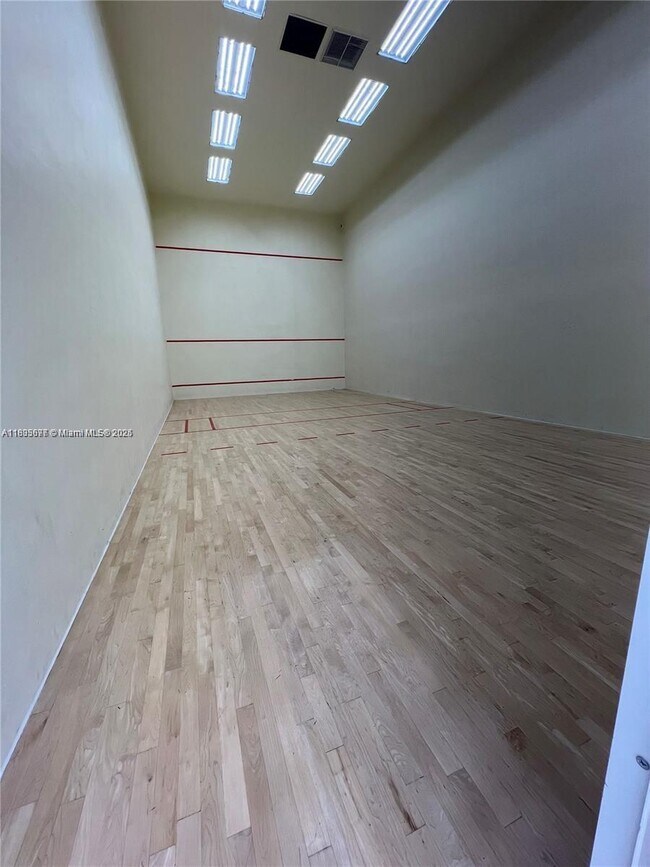 Building Photo - 5401 Collins Ave