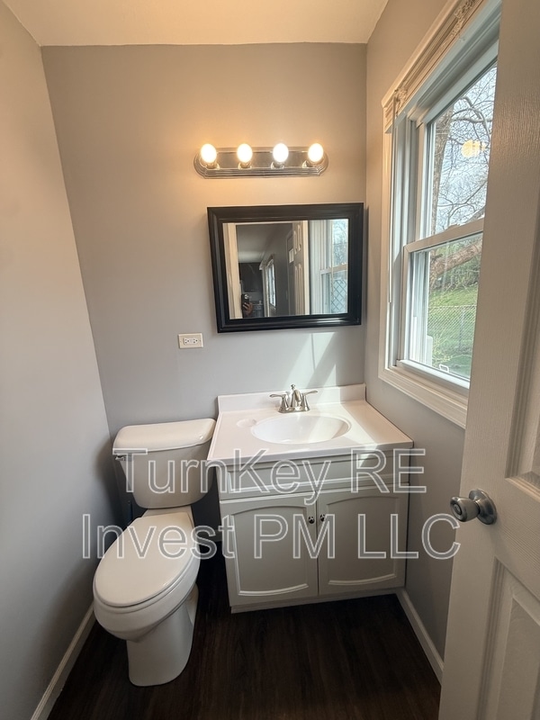 Building Photo - 403 Montrose Dr