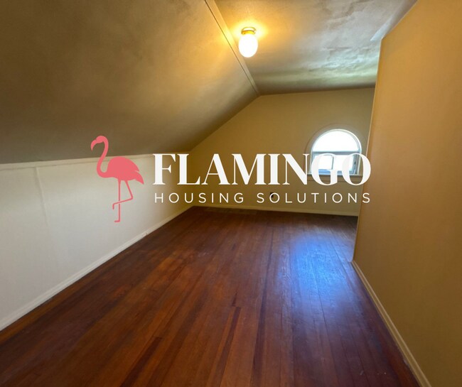 Building Photo - “Massive 8-Bedroom Home in Dayton – Rare Multi-Level Living Space”