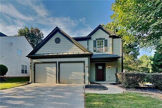 Building Photo - 660 Alstonefield Dr