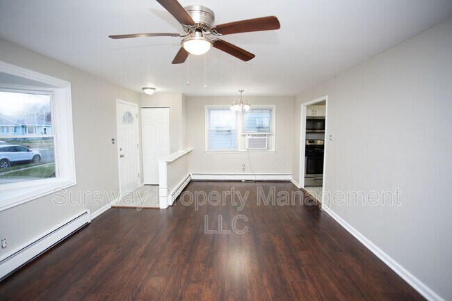 Building Photo - 19 Estate Rd