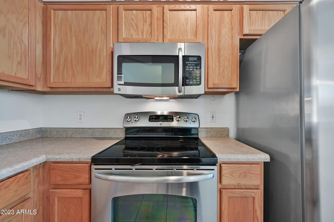 Building Photo - 14314 W Cora Ln