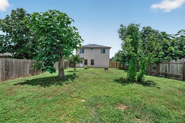 Building Photo - 2412 Kale Dr