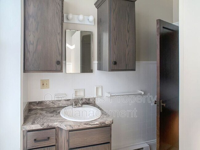 Building Photo - 307 N Vesper Street