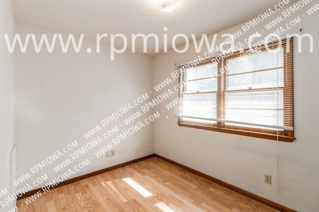 Building Photo - 209 Todd Cir