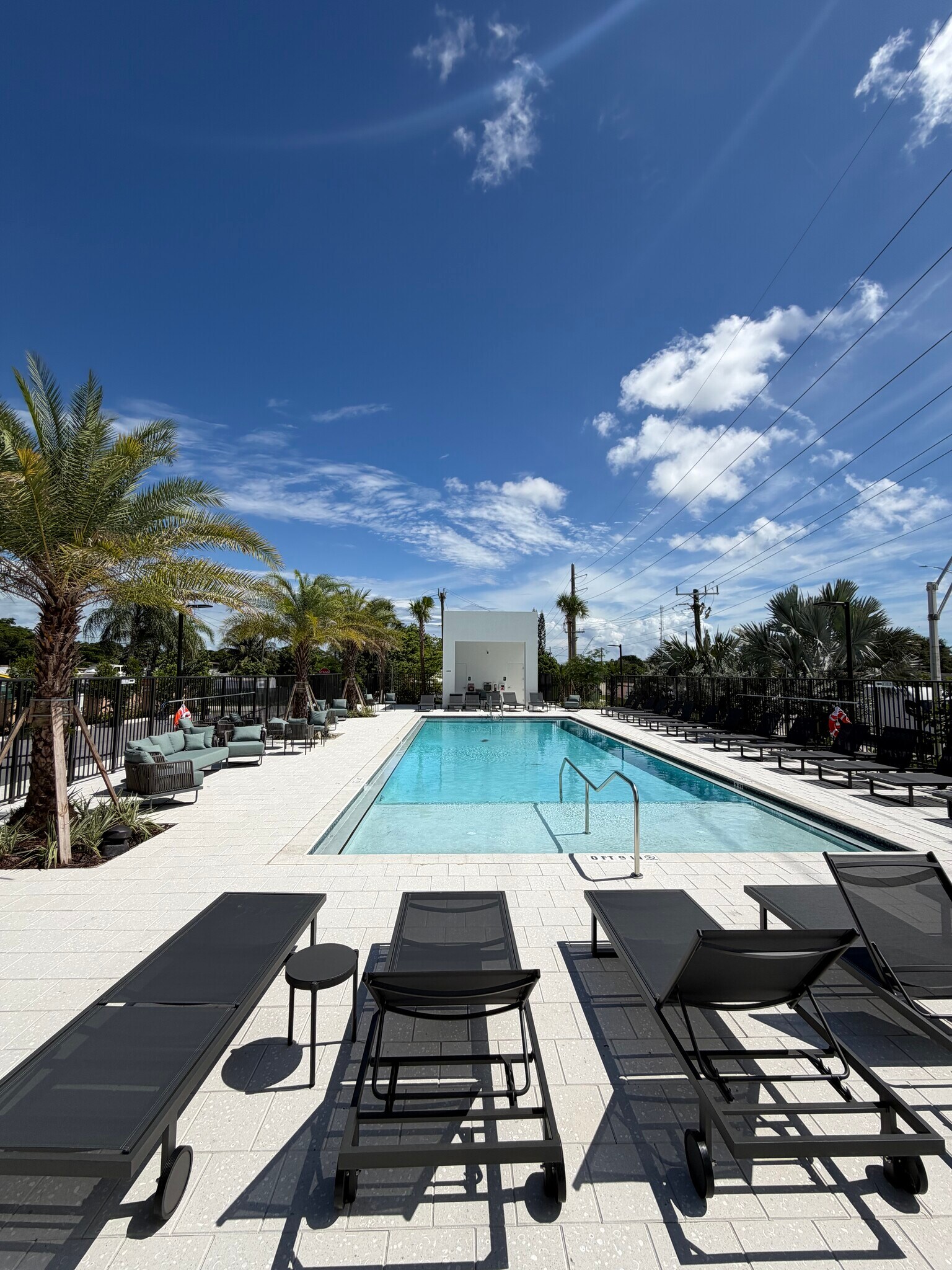 Building Photo - 406 N 20th Ave