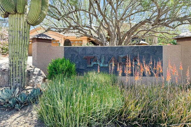 Building Photo - 3Bed/2.5 Ba House in Gated Community in No...