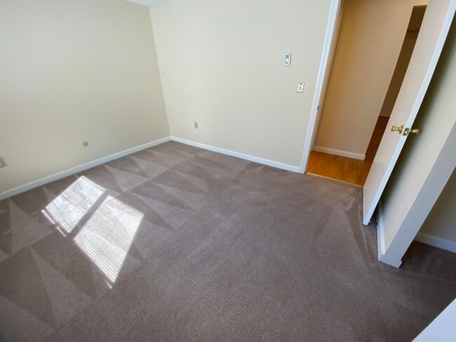 Building Photo - 29 Capron Rd