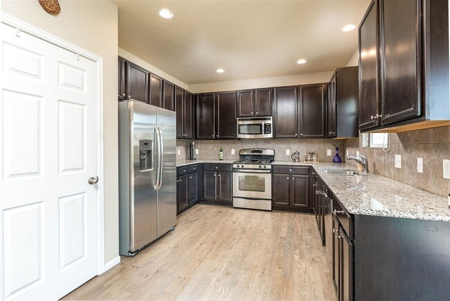Building Photo - 7256 Red Cardinal Loop