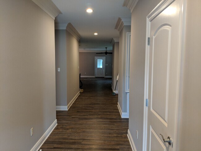 Building Photo - 4508 Washington Ave