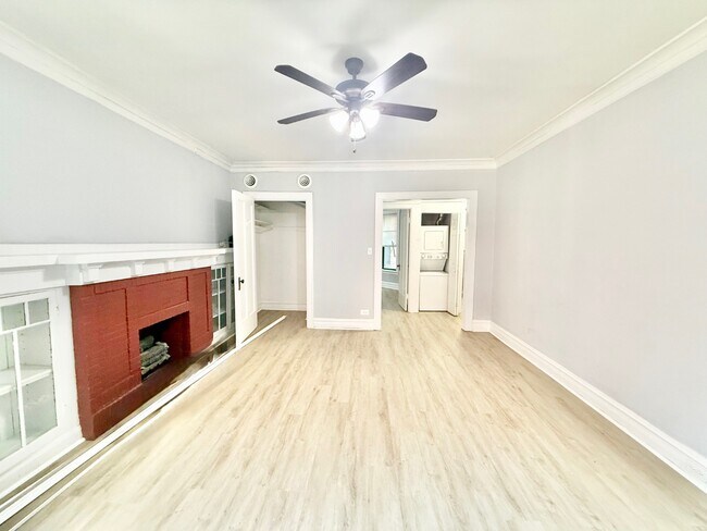 Building Photo - Beautiful 1 Bed 1Bath in the Andersonville area