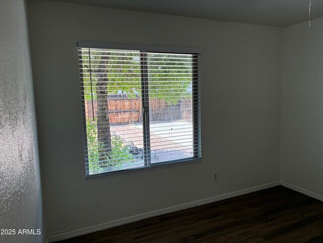 Building Photo - 11014 N 65th Ave