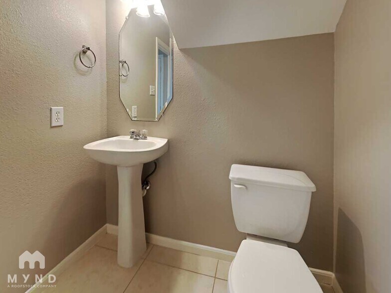 Building Photo - 8014 Arrington Forest Ln