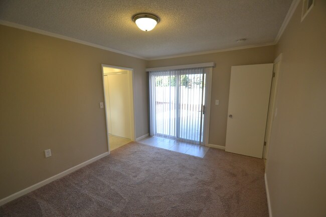 Building Photo - 1410 E Abila St