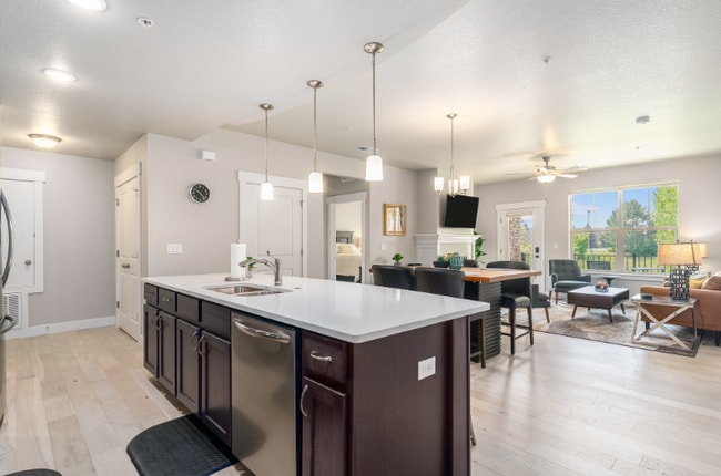 Building Photo - 4612 Hahns Peak Dr
