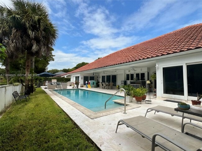 Building Photo - 4934 NW 94th Doral Pl