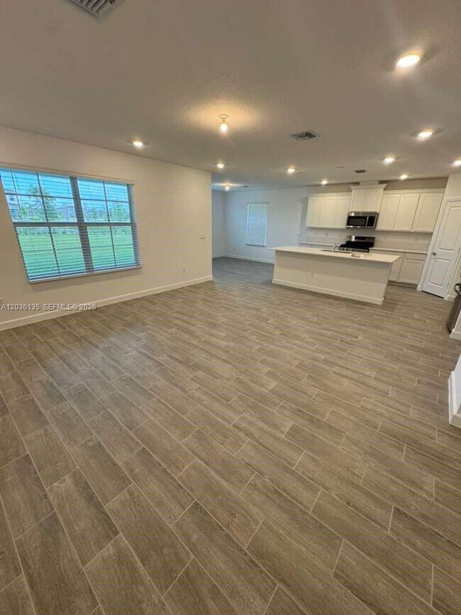 Building Photo - 1654 Hoot Owl Holw