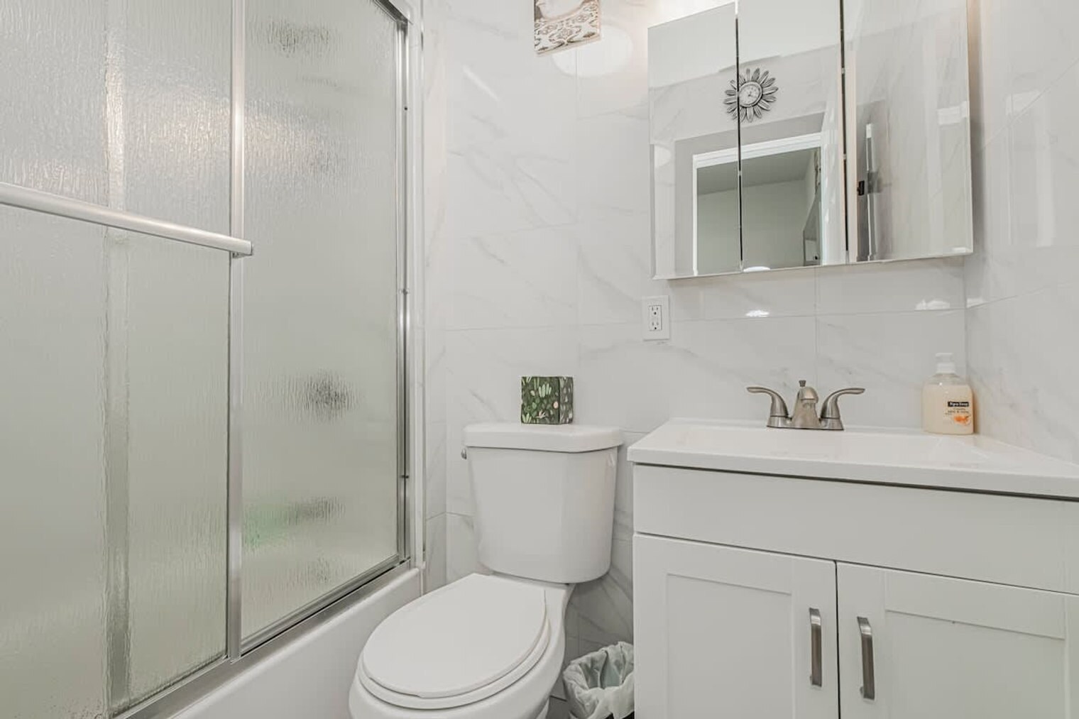 Building Photo - 479 Putnam Ave