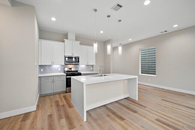 Building Photo - Brand New Home in Esther Acres!