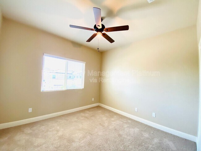 Building Photo - 6162 E Farrin Ave