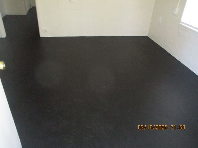 Building Photo - 520 Jefferies Ave