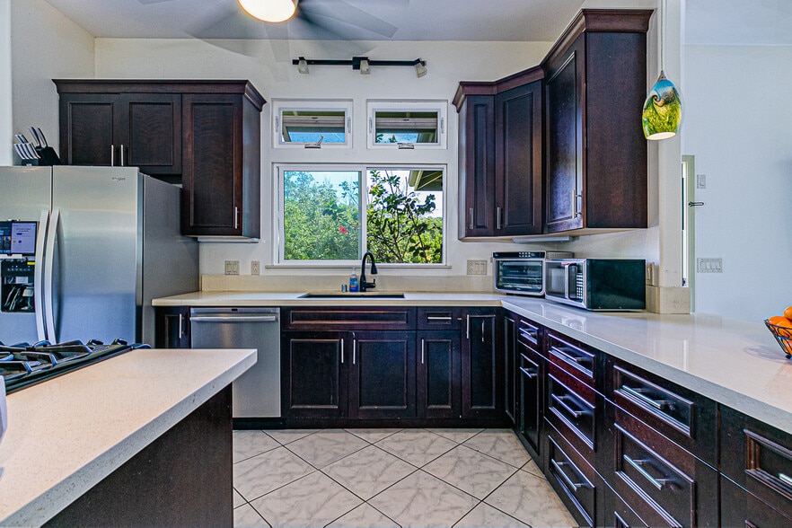 Plenty of counter space - 15-1834 13th Ave