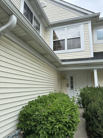Building Photo - 127 Tara Ln