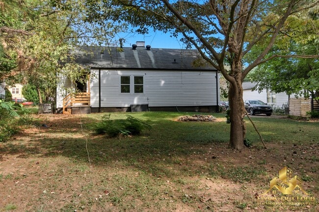 Building Photo - 1439 Westridge Rd SW