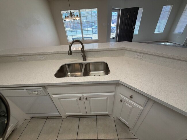 Building Photo - 3110 110th St