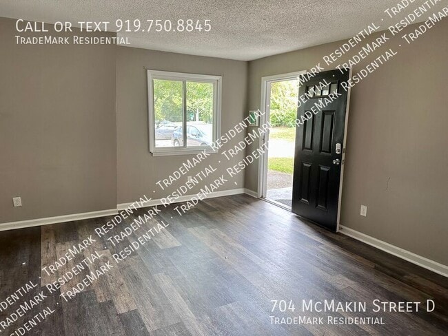 Building Photo - 704 McMakin St