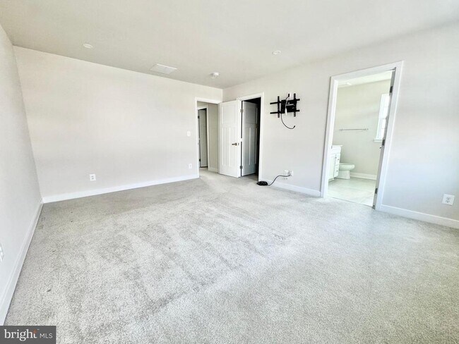 Building Photo - 547 Lewes Landing Rd